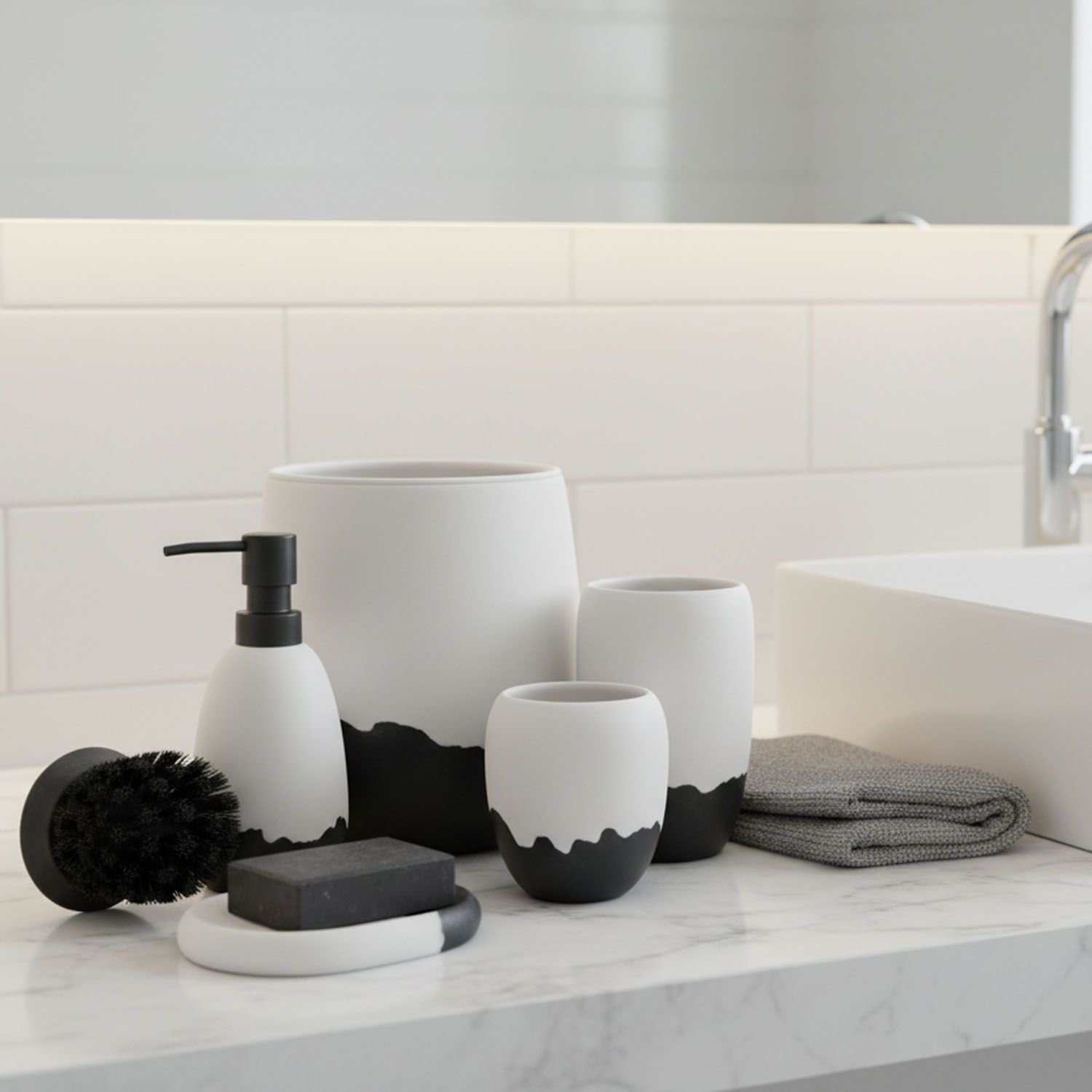Set d'accessoires de salle de bain 5 pièces Irya Shadow